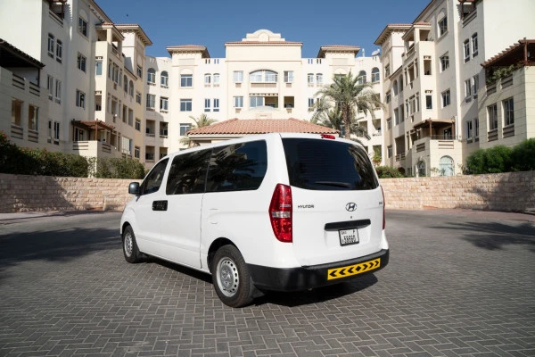 White Hyundai H1, 2016 Photo 2