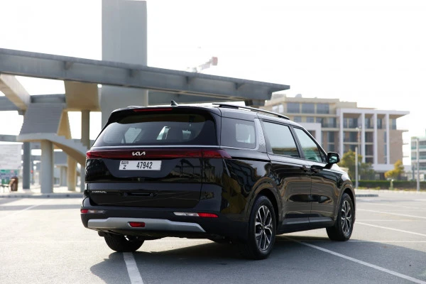 Black KIA Carnival, 2022 Photo 3