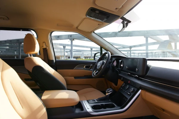 Black KIA Carnival, 2022 Photo 5