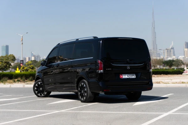 Black Mercedes V300 Avantgarde Extra Long, 2025 Photo 2