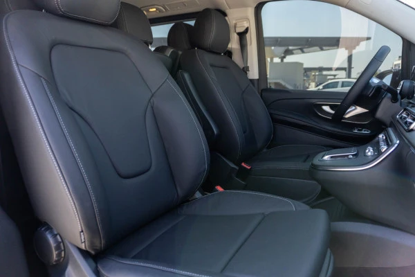 Black Mercedes V300 Avantgarde Extra Long, 2025 Photo 6