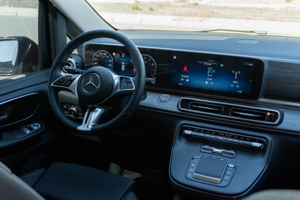Black Mercedes V300 Avantgarde Extra Long, 2025 Photo 8