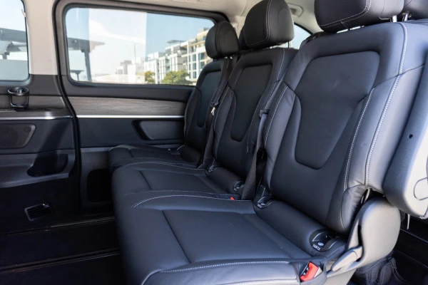 Black Mercedes V300 Avantgarde Extra Long, 2025 Photo 9