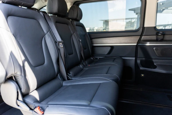 Black Mercedes V300 Avantgarde Extra Long, 2025 Photo 10