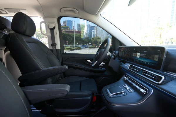 Black Mercedes V300 Avantgarde Extra Long, 2025 Photo 7
