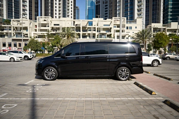 Black Mercedes V300 Avantgarde Extra Long, 2025 Photo 2