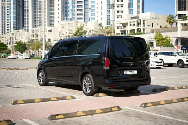 Black Mercedes V300 Avantgarde Extra Long, 2025 Photo 3