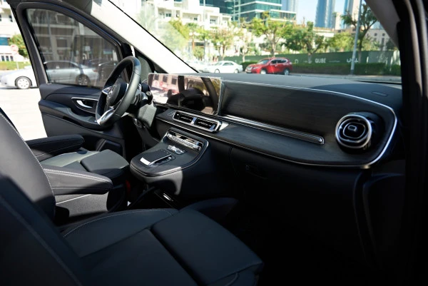 Black Mercedes V300 Avantgarde Extra Long, 2025 Photo 5