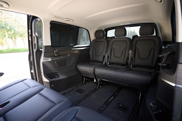 Black Mercedes V300 Avantgarde Extra Long, 2025 Photo 8