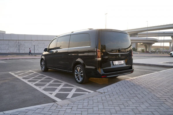 Black Mercedes V300 Avantgarde Extra Long, 2025 Photo 2