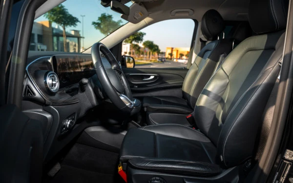 Black Mercedes V300 Avantgarde Extra Long, 2025 Photo 3