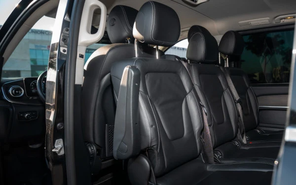 Black Mercedes V300 Avantgarde Extra Long, 2025 Photo 6
