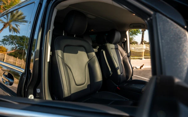 Black Mercedes V300 Avantgarde Extra Long, 2025 Photo 7