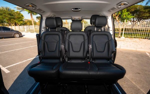 Black Mercedes V300 Avantgarde Extra Long, 2025 Photo 12
