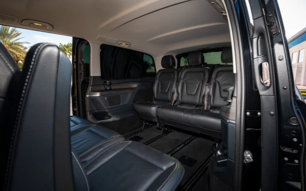 Black Mercedes V300 Avantgarde Extra Long, 2025 Photo 13