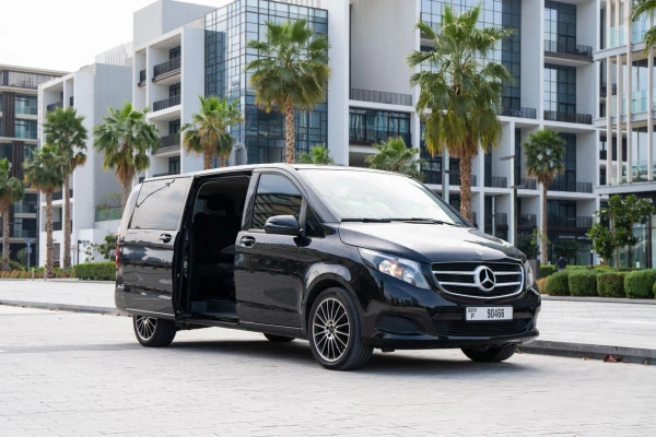 Black Mercedes V Class, 2018 Photo 5