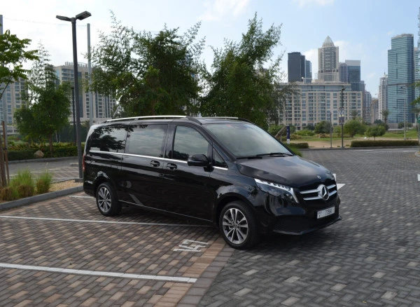 Black Mercedes V250, 2023 Photo 2