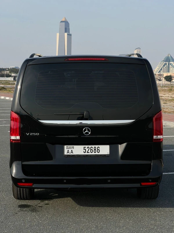 Black Mercedes V250 8S, 2023 Photo 5