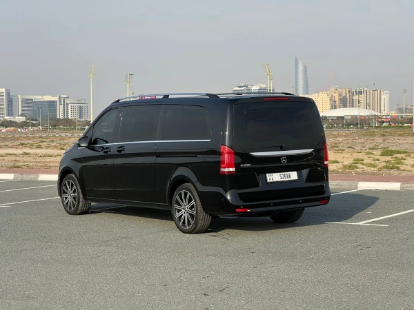 Black Mercedes V250 8S, 2023 Photo 6