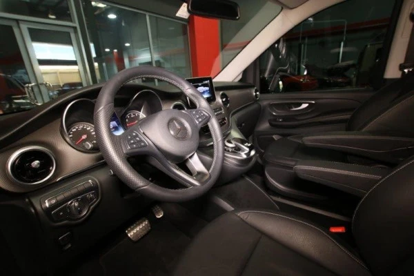 Black Mercedes V250, 2018 Photo 5