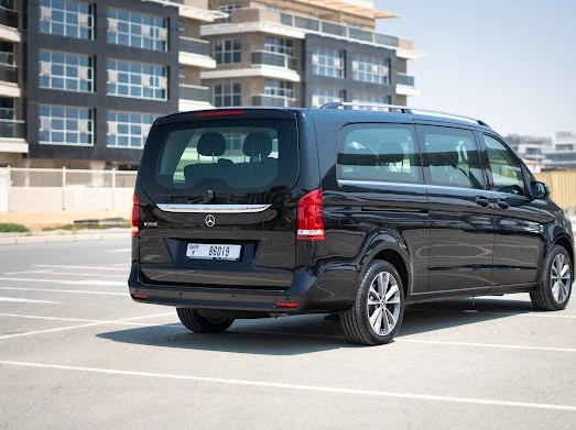 Black Mercedes V250, 2023 Photo 2