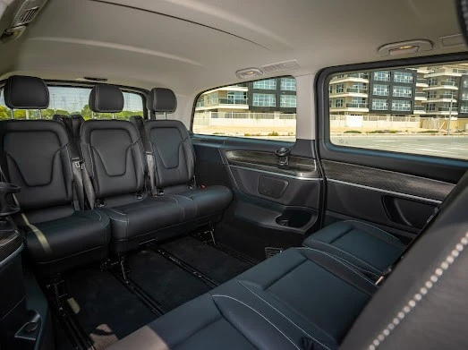 Black Mercedes V250, 2023 Photo 5