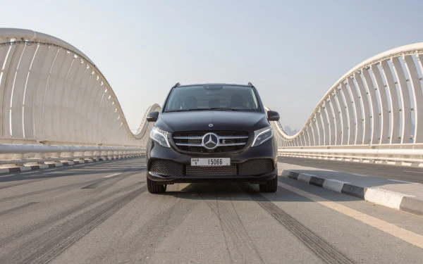 Black Mercedes V250, 2023 Photo 1