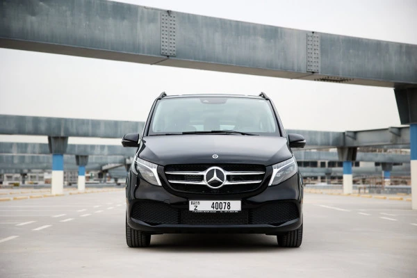 Black Mercedes V250, 2023 Photo 1