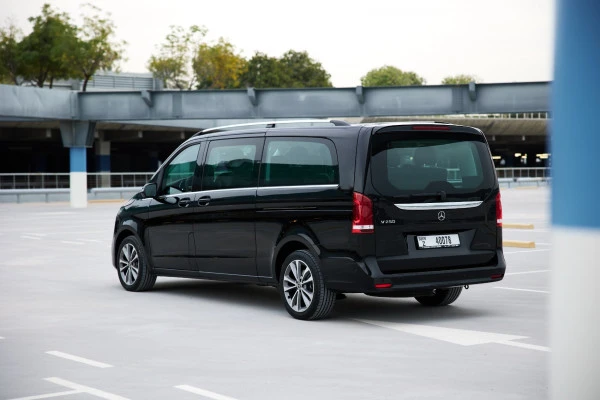 Black Mercedes V250, 2023 Photo 3
