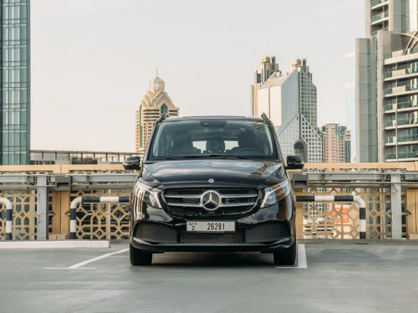 Black Mercedes V250, 2023 Photo 1