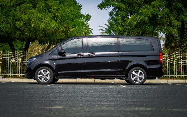 Black Mercedes Vito Class, 2019 Photo 2