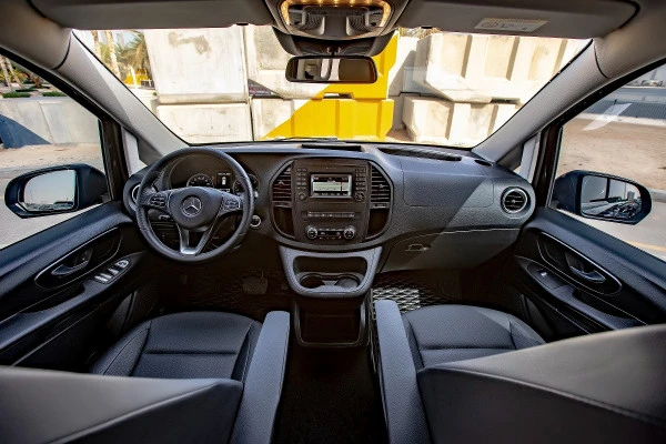 Black Mercedes Vito, 2021 Photo 2