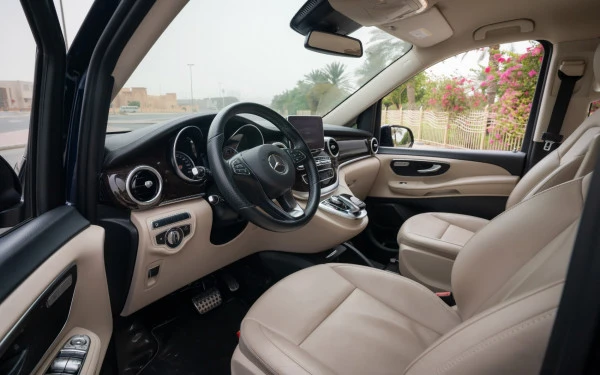 Blue Mercedes V250, 2019 Photo 4