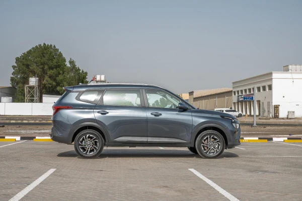 Dark Grey KIA Carens, 2024 Photo 2