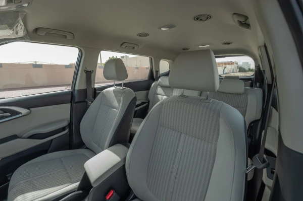 Dark Grey KIA Carens, 2024 Photo 9