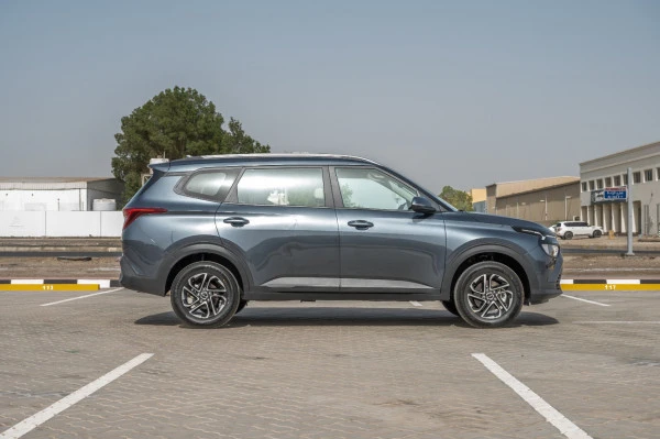 Dark Grey KIA Carens, 2024 Photo 2