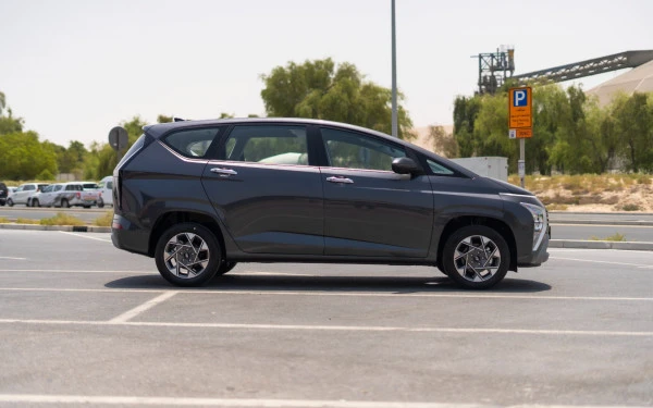 Grey Hyundai Stargazer, 2024 Photo 4