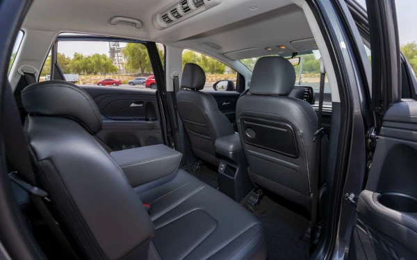 Grey Hyundai Stargazer, 2024 Photo 6