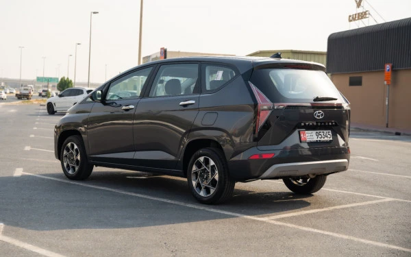 Grey Hyundai Stargazer, 2024 Photo 3