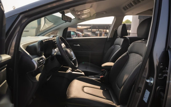 Grey Hyundai Stargazer, 2024 Photo 5