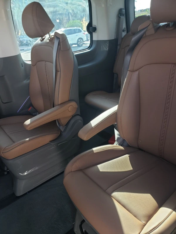 Grey Hyundai Staria 9S LUXE, 2024 Photo 2