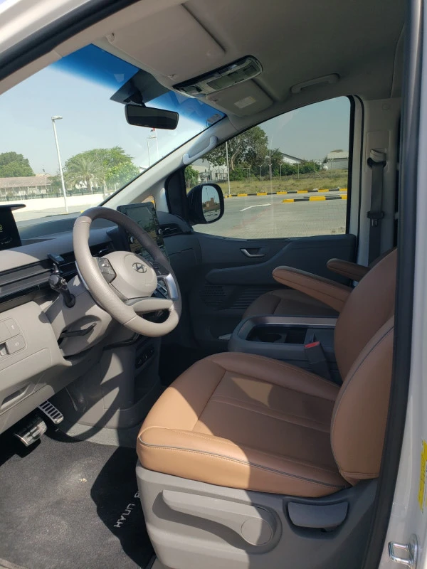 Grey Hyundai Staria 9S LUXE, 2024 Photo 5