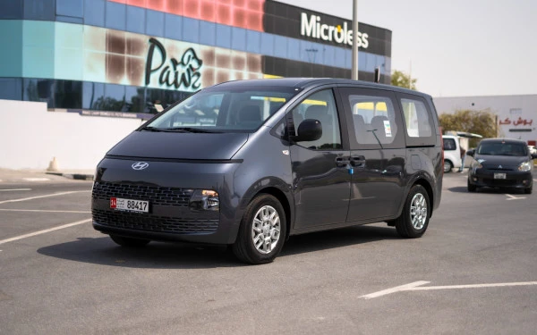 Grey Hyundai Staria, 2024 Photo 1