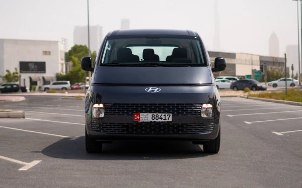 Grey Hyundai Staria, 2024 Photo 2