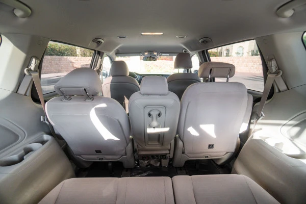Grey KIA Carnival, 2019 Photo 6