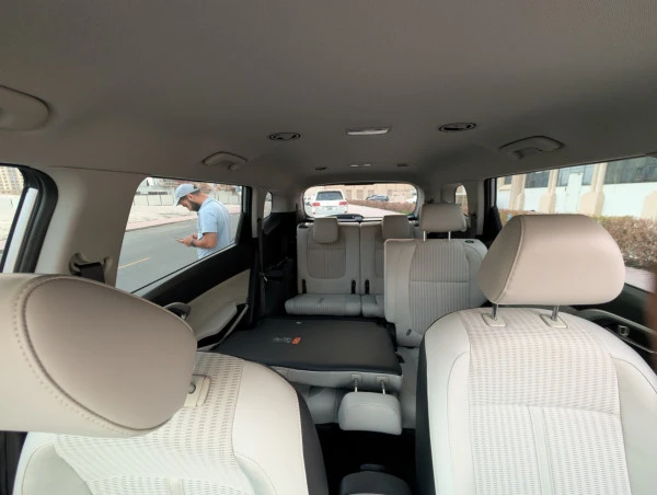 Silver KIA Carens 7-Seater, 2025 Photo 1