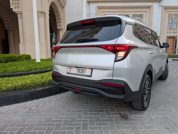 Silver KIA Carens 7-Seater, 2025 Photo 2