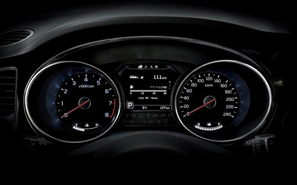 Silver KIA Carnival, 2018 Photo 4