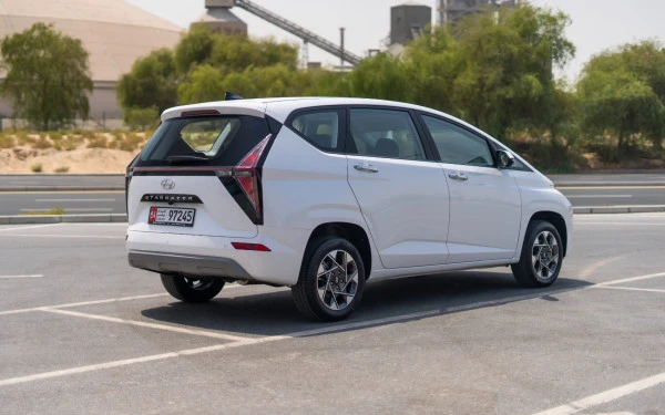 White Hyundai Stargazer, 2024 Photo 3