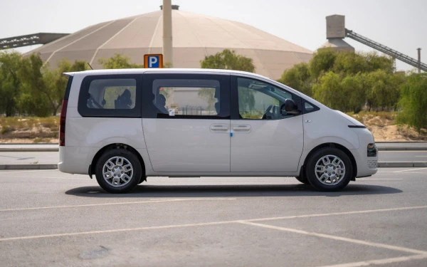 White Hyundai Staria, 2024 Photo 2